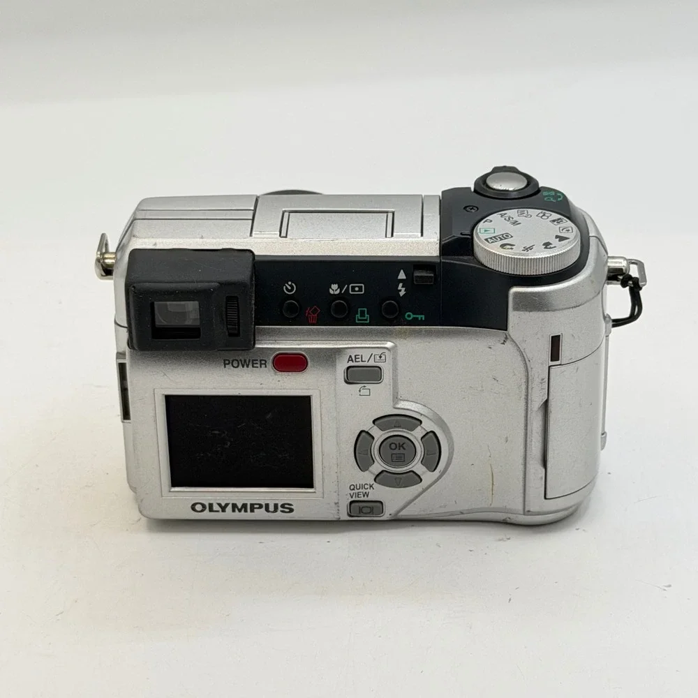 Olympus Camedia C-740 Ultra Zoom 3.2MP Digital Camera Silver 10x Optical Zoom